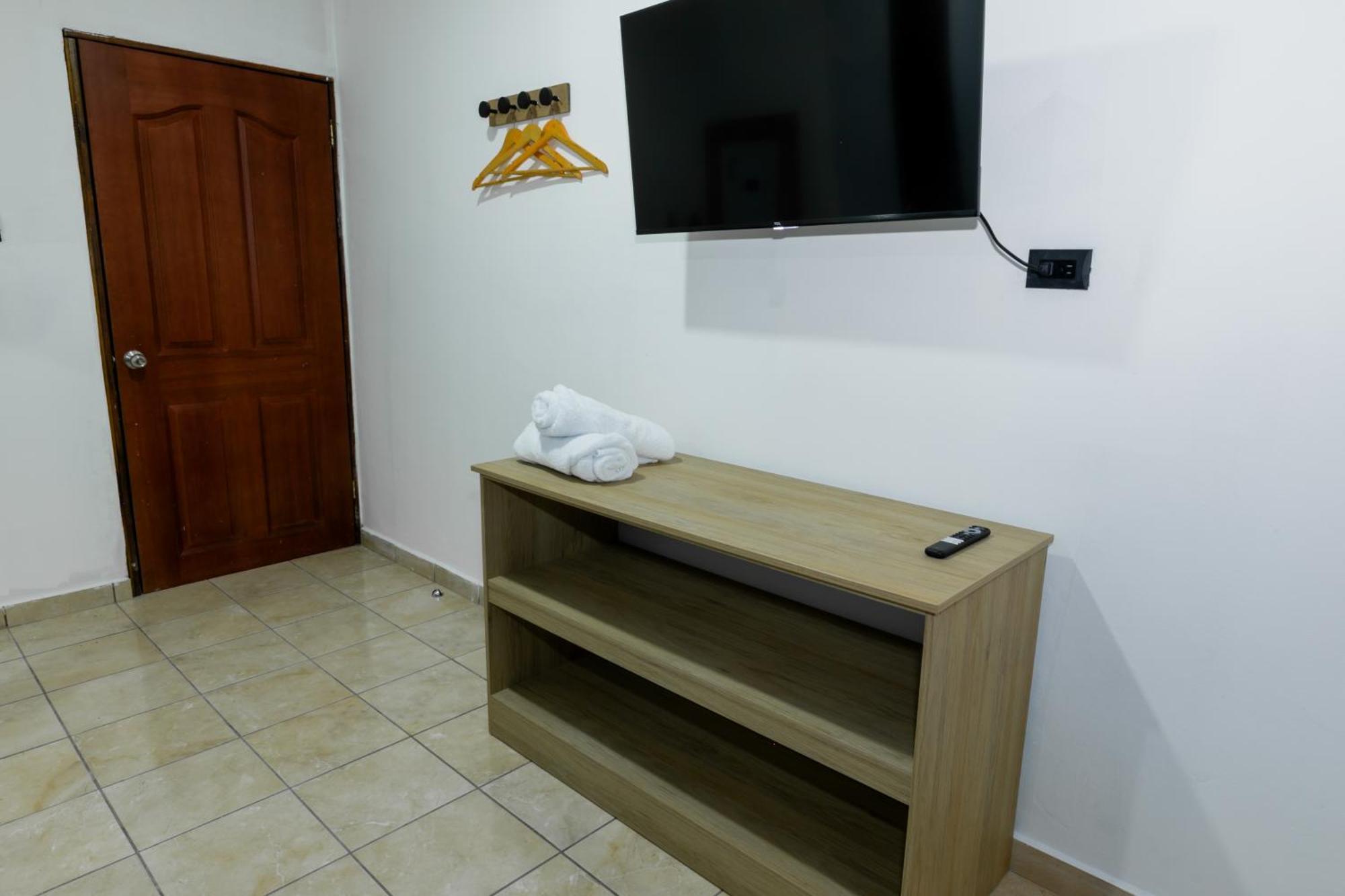 Friendly House Hotel Santa Tecla Buitenkant foto